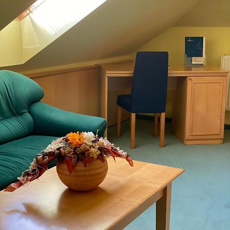 Parkhotel Na Baracke Nová Dubnica Екстериор снимка