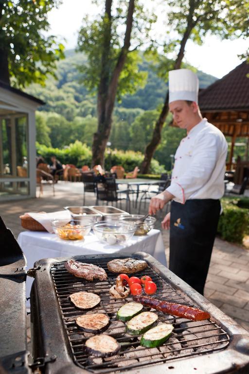 Parkhotel Na Baracke Nová Dubnica Екстериор снимка
