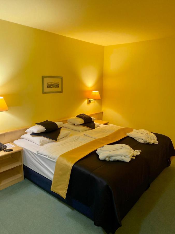 Parkhotel Na Baracke Nová Dubnica Екстериор снимка