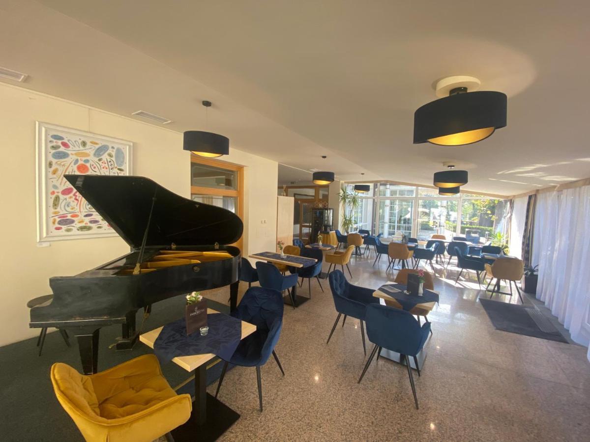 Parkhotel Na Baracke Nová Dubnica Екстериор снимка
