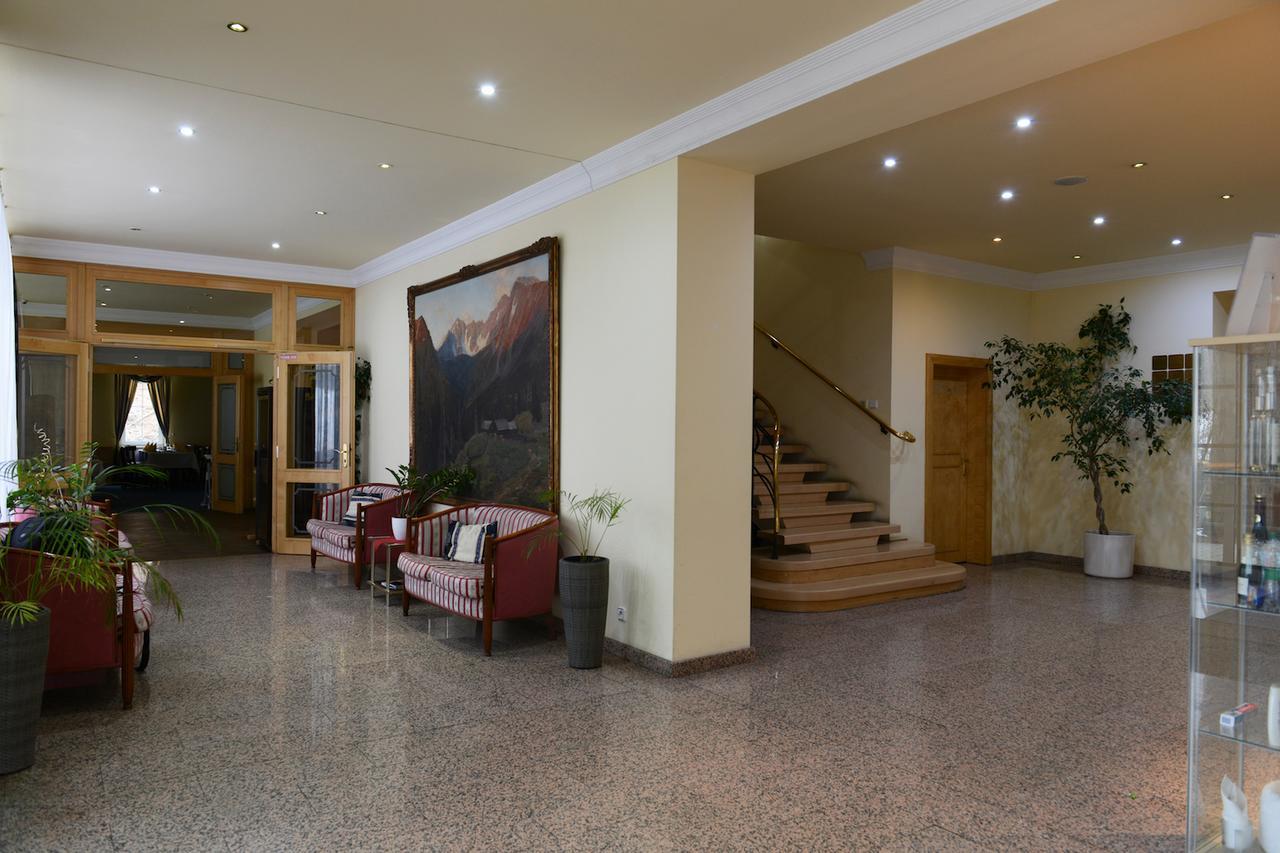 Parkhotel Na Baracke Nová Dubnica Екстериор снимка